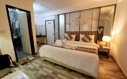 Hotel Clink  Mahipalpur | Executive Room With Window 